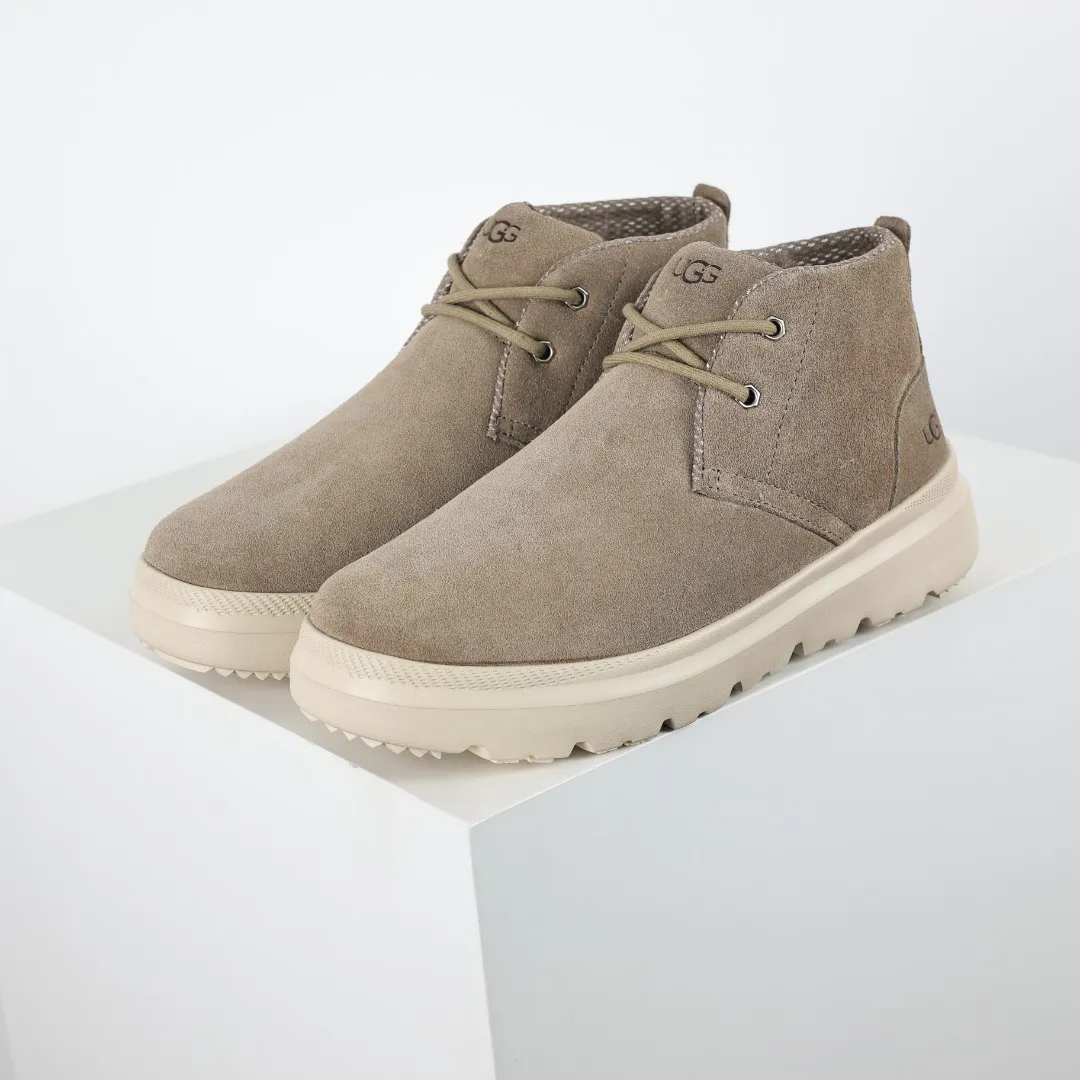 Pick up locally 💰500 Core recommended good price It is a very suitable choice for home furnishings. In the new year, uug launched a series of styles, which are partial to the preferences of young consumers and have also moved to the forefront of fashion trends. Shoe body material: water-repellent coated suede upper, 17 mm UGGPURE™ implantable wool insole, lightweight non-slip and comfortable rubber outsole, with brand LOGO and trademark, with full packaging Size: 40 41 42 43 44